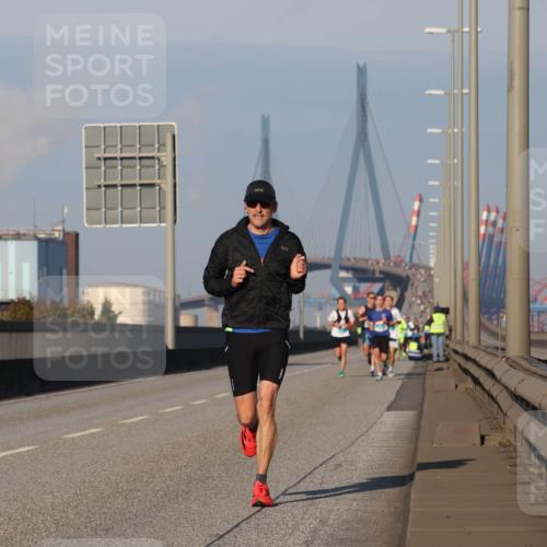 03.10.2025 - Köhlbrandbrückenlauf Luisa Fischer http://msf.ph/oto/8998502 03.10.2025 10:39:36 Position 3  meine-sportfotos.de