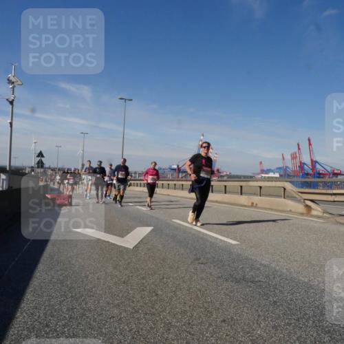 03.10.2025 - Köhlbrandbrückenlauf Matties Gatica Varas http://msf.ph/oto/8998507 03.10.2025 12:50:42 Position 2  meine-sportfotos.de