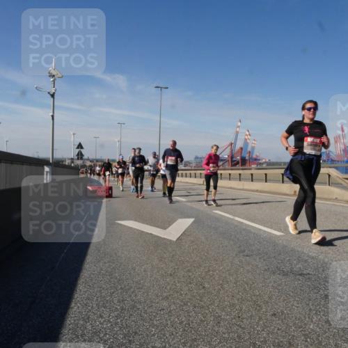 03.10.2025 - Köhlbrandbrückenlauf Matties Gatica Varas http://msf.ph/oto/8998514 03.10.2025 12:50:42 Position 2  meine-sportfotos.de