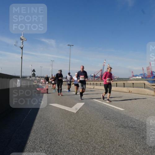 03.10.2025 - Köhlbrandbrückenlauf Matties Gatica Varas http://msf.ph/oto/8998522 03.10.2025 12:50:43 Position 2  meine-sportfotos.de