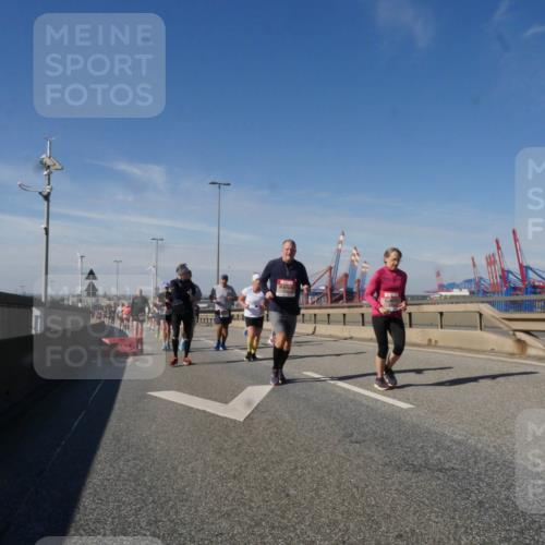 03.10.2025 - Köhlbrandbrückenlauf Matties Gatica Varas http://msf.ph/oto/8998526 03.10.2025 12:50:44 Position 2  meine-sportfotos.de