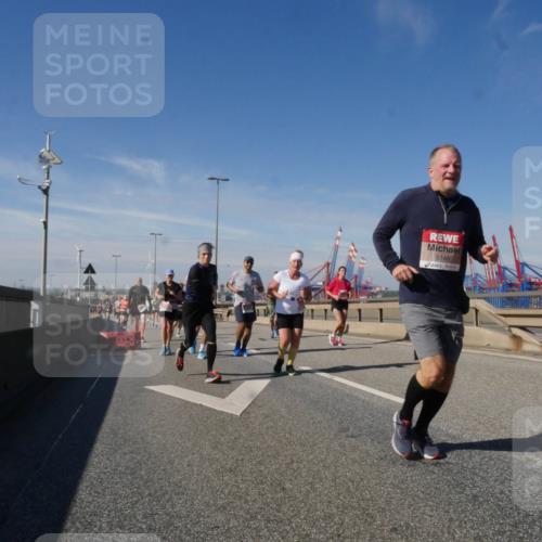 03.10.2025 - Köhlbrandbrückenlauf Matties Gatica Varas http://msf.ph/oto/8998537 03.10.2025 12:50:45 Position 2 5148 meine-sportfotos.de