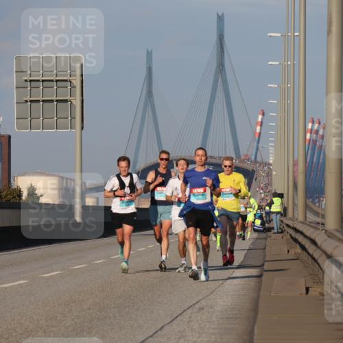 03.10.2025 - Köhlbrandbrückenlauf Luisa Fischer http://msf.ph/oto/8998538 03.10.2025 10:39:46 Position 3 1044 meine-sportfotos.de