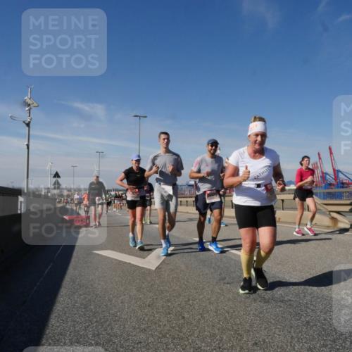 03.10.2025 - Köhlbrandbrückenlauf Matties Gatica Varas http://msf.ph/oto/8998553 03.10.2025 12:50:47 Position 2  meine-sportfotos.de