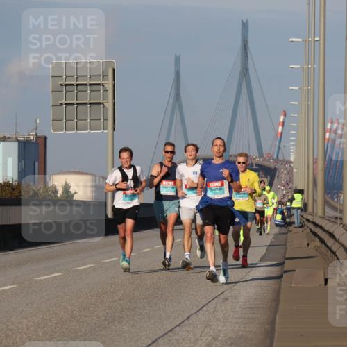 03.10.2025 - Köhlbrandbrückenlauf Luisa Fischer http://msf.ph/oto/8998554 03.10.2025 10:39:48 Position 3 0, 1032 meine-sportfotos.de