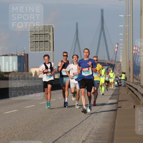 03.10.2025 - Köhlbrandbrückenlauf Luisa Fischer http://msf.ph/oto/8998570 03.10.2025 10:39:49 Position 3 1032 meine-sportfotos.de