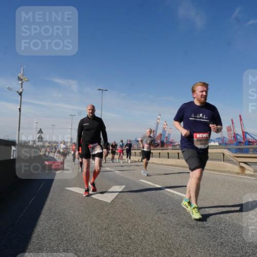03.10.2025 - Köhlbrandbrückenlauf Matties Gatica Varas http://msf.ph/oto/8998586 03.10.2025 12:50:51 Position 2 4601 meine-sportfotos.de