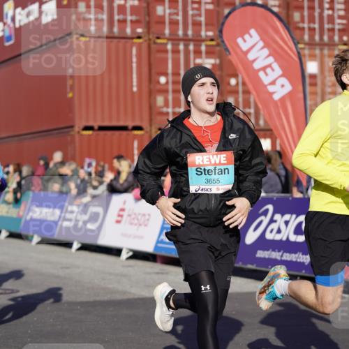 03.10.2025 - Köhlbrandbrückenlauf Michael Burmester http://msf.ph/oto/8998587 03.10.2025 10:03:08 Ziel 1072, 1088, 1091, 1111, 1173, 1198, 1313, 1321, 1334, 1560, 1836, 1931, 2995, 2998, 3196, 3305, 3655, 3802 meine-sportfotos.de