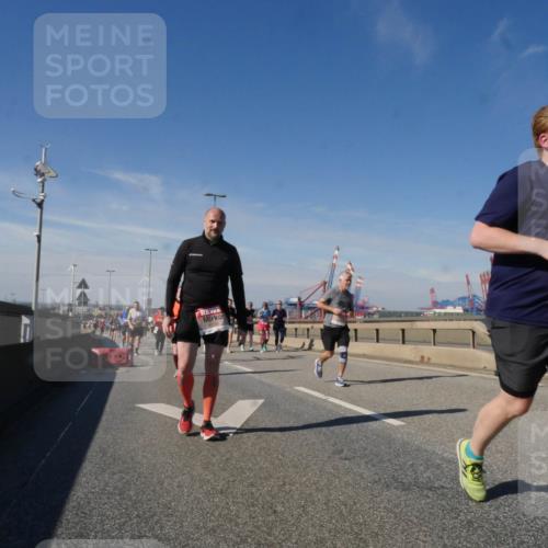 03.10.2025 - Köhlbrandbrückenlauf Matties Gatica Varas http://msf.ph/oto/8998591 03.10.2025 12:50:52 Position 2 4339, 4601 meine-sportfotos.de