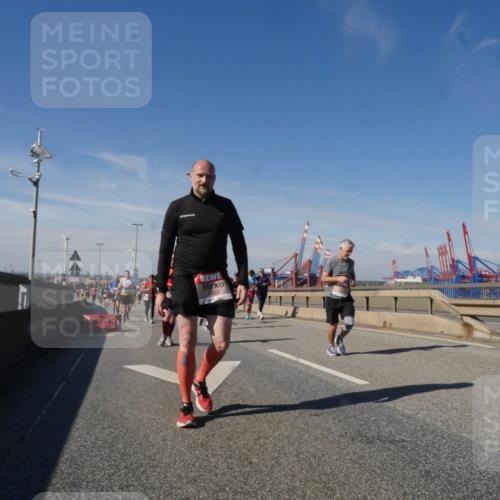 03.10.2025 - Köhlbrandbrückenlauf Matties Gatica Varas http://msf.ph/oto/8998594 03.10.2025 12:50:52 Position 2 4339 meine-sportfotos.de