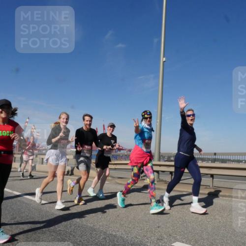 03.10.2025 - Köhlbrandbrückenlauf Matties Gatica Varas http://msf.ph/oto/8998636 03.10.2025 12:50:58 Position 2 6221 meine-sportfotos.de