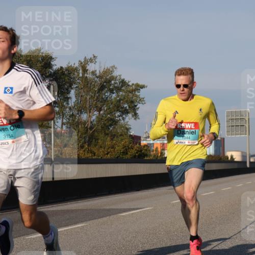 03.10.2025 - Köhlbrandbrückenlauf Luisa Fischer http://msf.ph/oto/8998639 03.10.2025 10:39:56 Position 3 1017, 3154, 1044 meine-sportfotos.de