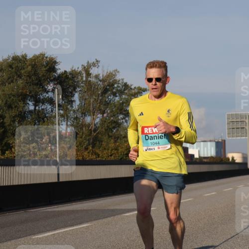 03.10.2025 - Köhlbrandbrückenlauf Luisa Fischer http://msf.ph/oto/8998642 03.10.2025 10:39:56 Position 3 154, 1044 meine-sportfotos.de