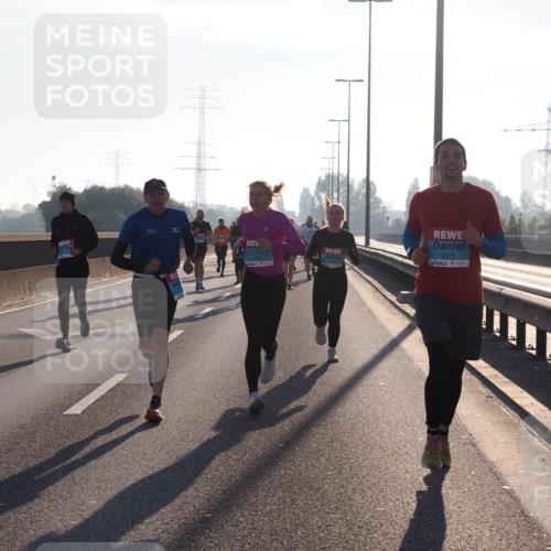 03.10.2025 - Köhlbrandbrückenlauf Fabian Wolf http://msf.ph/oto/8998644 03.10.2025 09:16:00 Position 3 3766, 3518 meine-sportfotos.de