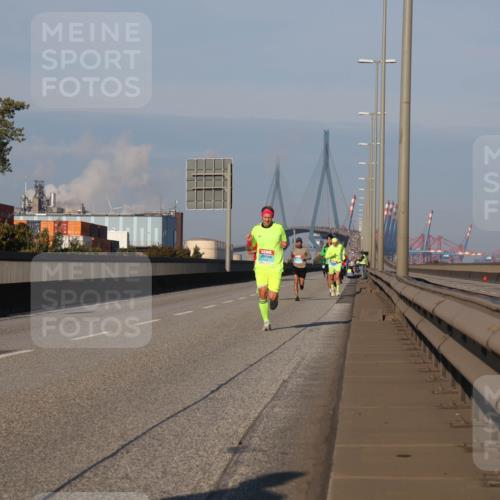 03.10.2025 - Köhlbrandbrückenlauf Luisa Fischer http://msf.ph/oto/8998653 03.10.2025 10:39:57 Position 3  meine-sportfotos.de