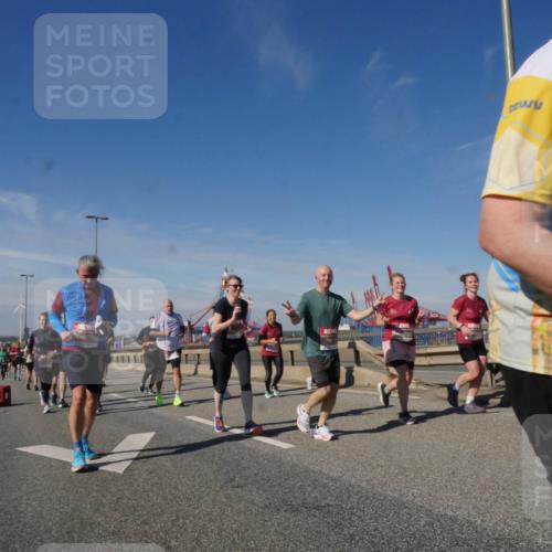 03.10.2025 - Köhlbrandbrückenlauf Matties Gatica Varas http://msf.ph/oto/8998654 03.10.2025 12:51:00 Position 2  meine-sportfotos.de
