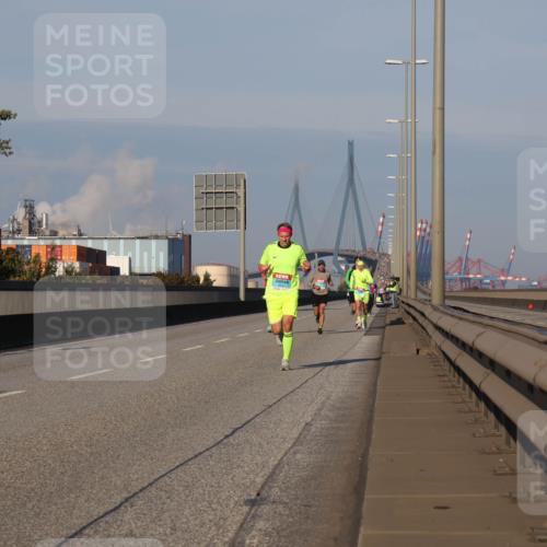 03.10.2025 - Köhlbrandbrückenlauf Luisa Fischer http://msf.ph/oto/8998656 03.10.2025 10:39:58 Position 3  meine-sportfotos.de