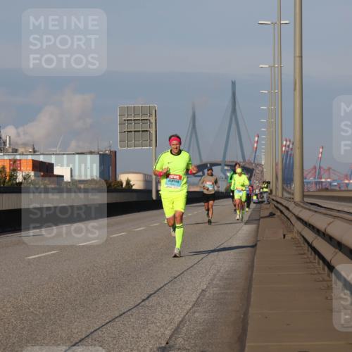 03.10.2025 - Köhlbrandbrückenlauf Luisa Fischer http://msf.ph/oto/8998665 03.10.2025 10:39:58 Position 3  meine-sportfotos.de