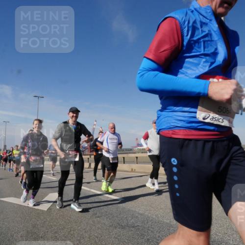 03.10.2025 - Köhlbrandbrückenlauf Matties Gatica Varas http://msf.ph/oto/8998671 03.10.2025 12:51:01 Position 2 5084 meine-sportfotos.de