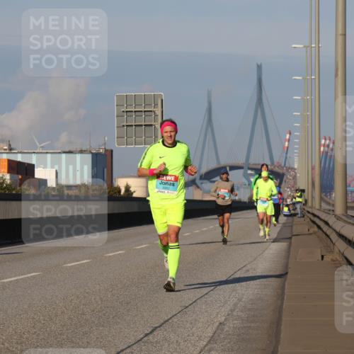 03.10.2025 - Köhlbrandbrückenlauf Luisa Fischer http://msf.ph/oto/8998672 03.10.2025 10:39:59 Position 3 3082 meine-sportfotos.de