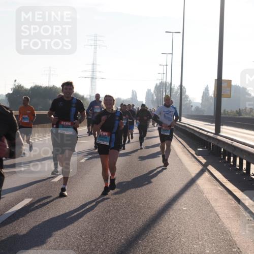 03.10.2025 - Köhlbrandbrückenlauf Fabian Wolf http://msf.ph/oto/8998675 03.10.2025 09:16:06 Position 3 1088, 3462, 3465 meine-sportfotos.de