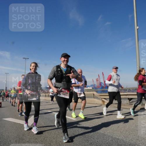 03.10.2025 - Köhlbrandbrückenlauf Matties Gatica Varas http://msf.ph/oto/8998676 03.10.2025 12:51:02 Position 2 6600 meine-sportfotos.de