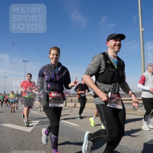 03.10.2025 - Köhlbrandbrückenlauf Matties Gatica Varas http://msf.ph/oto/8998678 03.10.2025 12:51:02 Position 2 5975, 6600 meine-sportfotos.de