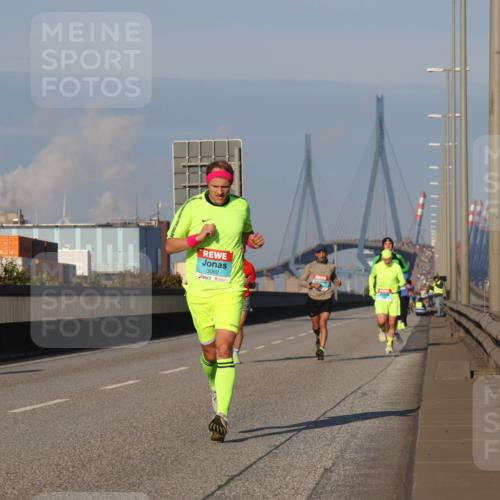 03.10.2025 - Köhlbrandbrückenlauf Luisa Fischer http://msf.ph/oto/8998681 03.10.2025 10:40:00 Position 3 3082 meine-sportfotos.de