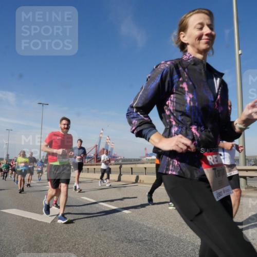03.10.2025 - Köhlbrandbrückenlauf Matties Gatica Varas http://msf.ph/oto/8998682 03.10.2025 12:51:03 Position 2  meine-sportfotos.de