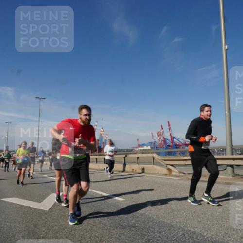 03.10.2025 - Köhlbrandbrückenlauf Matties Gatica Varas http://msf.ph/oto/8998688 03.10.2025 12:51:03 Position 2 6202 meine-sportfotos.de