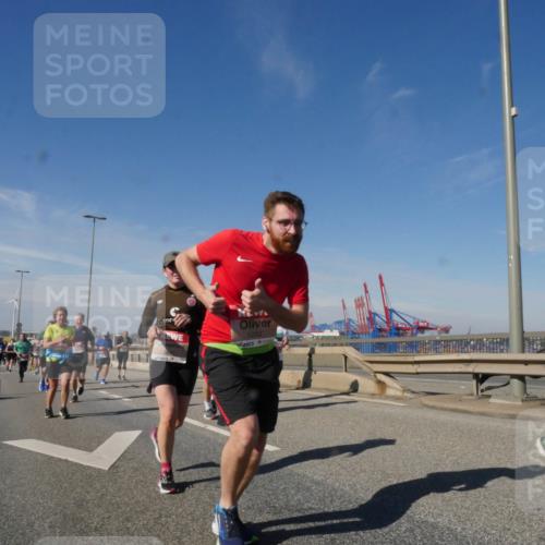 03.10.2025 - Köhlbrandbrückenlauf Matties Gatica Varas http://msf.ph/oto/8998693 03.10.2025 12:51:04 Position 2 6202 meine-sportfotos.de