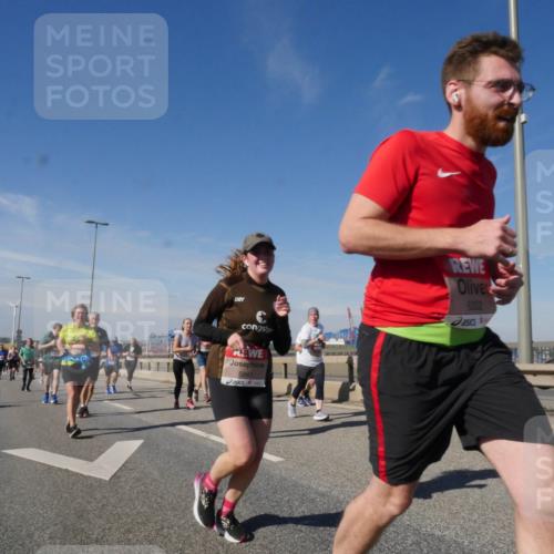 03.10.2025 - Köhlbrandbrückenlauf Matties Gatica Varas http://msf.ph/oto/8998695 03.10.2025 12:51:04 Position 2 5841, 6202 meine-sportfotos.de