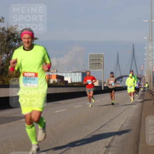 03.10.2025 - Köhlbrandbrückenlauf Luisa Fischer http://msf.ph/oto/8998710 03.10.2025 10:40:02 Position 3  meine-sportfotos.de
