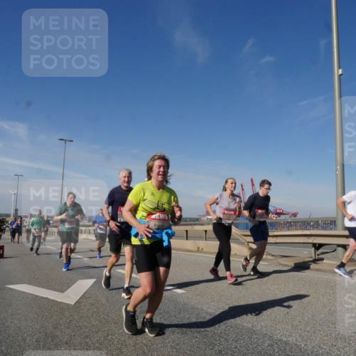 03.10.2025 - Köhlbrandbrückenlauf Matties Gatica Varas http://msf.ph/oto/8998712 03.10.2025 12:51:06 Position 2 111, 118 meine-sportfotos.de