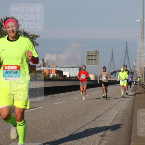 03.10.2025 - Köhlbrandbrückenlauf Luisa Fischer http://msf.ph/oto/8998715 03.10.2025 10:40:03 Position 3 3082 meine-sportfotos.de