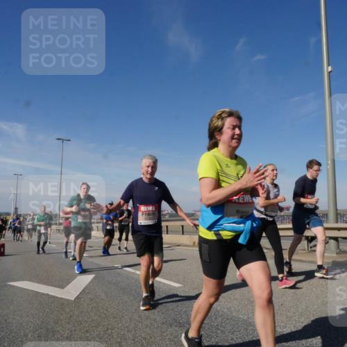 03.10.2025 - Köhlbrandbrückenlauf Matties Gatica Varas http://msf.ph/oto/8998717 03.10.2025 12:51:07 Position 2 6700 meine-sportfotos.de
