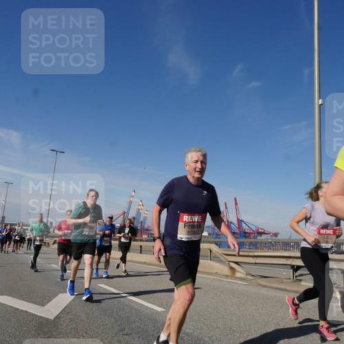 03.10.2025 - Köhlbrandbrückenlauf Matties Gatica Varas http://msf.ph/oto/8998722 03.10.2025 12:51:07 Position 2 6700 meine-sportfotos.de