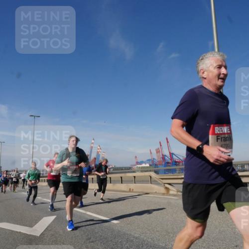 03.10.2025 - Köhlbrandbrückenlauf Matties Gatica Varas http://msf.ph/oto/8998725 03.10.2025 12:51:08 Position 2 6700 meine-sportfotos.de