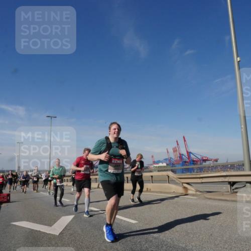 03.10.2025 - Köhlbrandbrückenlauf Matties Gatica Varas http://msf.ph/oto/8998727 03.10.2025 12:51:08 Position 2  meine-sportfotos.de