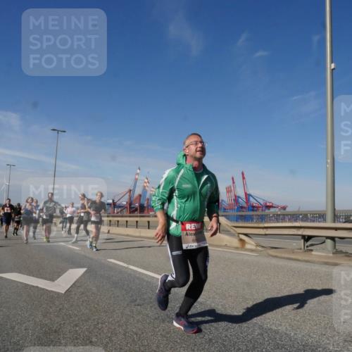 03.10.2025 - Köhlbrandbrückenlauf Matties Gatica Varas http://msf.ph/oto/8998745 03.10.2025 12:51:11 Position 2 48 meine-sportfotos.de