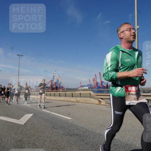 03.10.2025 - Köhlbrandbrückenlauf Matties Gatica Varas http://msf.ph/oto/8998749 03.10.2025 12:51:11 Position 2 48 meine-sportfotos.de