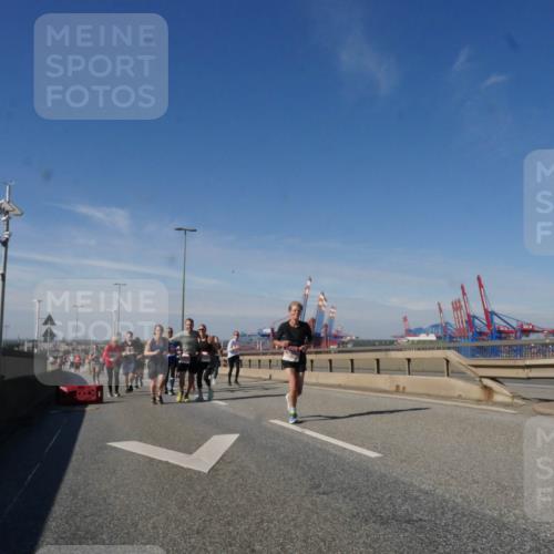 03.10.2025 - Köhlbrandbrückenlauf Matties Gatica Varas http://msf.ph/oto/8998751 03.10.2025 12:51:12 Position 2  meine-sportfotos.de