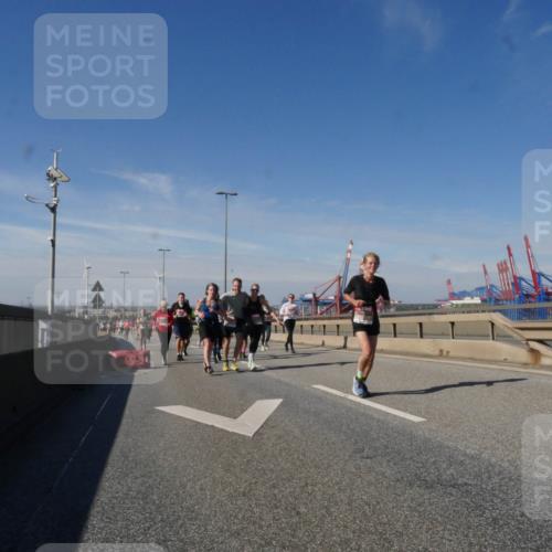 03.10.2025 - Köhlbrandbrückenlauf Matties Gatica Varas http://msf.ph/oto/8998756 03.10.2025 12:51:12 Position 2  meine-sportfotos.de