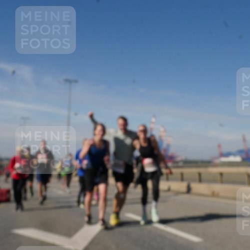 03.10.2025 - Köhlbrandbrückenlauf Matties Gatica Varas http://msf.ph/oto/8998776 03.10.2025 12:51:14 Position 2  meine-sportfotos.de