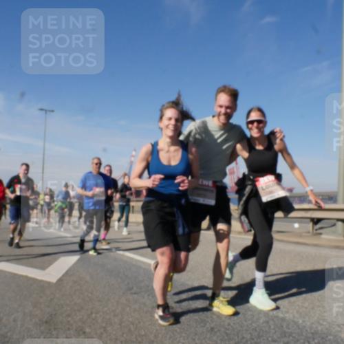 03.10.2025 - Köhlbrandbrückenlauf Matties Gatica Varas http://msf.ph/oto/8998788 03.10.2025 12:51:15 Position 2  meine-sportfotos.de