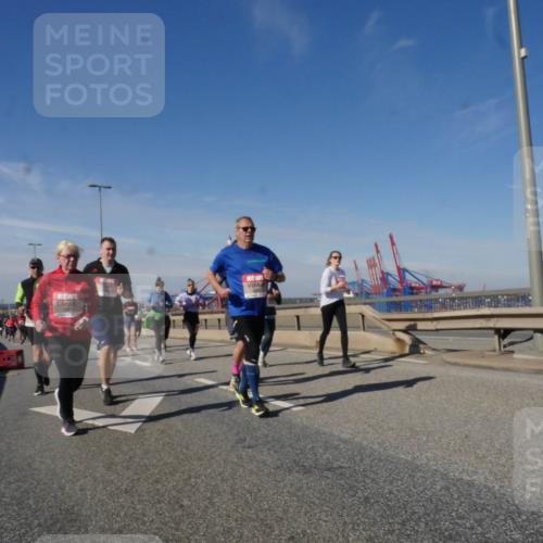 03.10.2025 - Köhlbrandbrückenlauf Matties Gatica Varas http://msf.ph/oto/8998794 03.10.2025 12:51:16 Position 2  meine-sportfotos.de