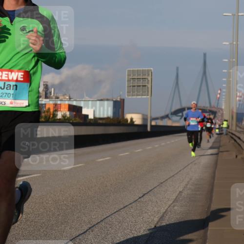 03.10.2025 - Köhlbrandbrückenlauf Luisa Fischer http://msf.ph/oto/8998795 03.10.2025 10:40:10 Position 3 2701 meine-sportfotos.de
