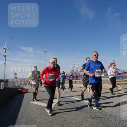 03.10.2025 - Köhlbrandbrückenlauf Matties Gatica Varas http://msf.ph/oto/8998797 03.10.2025 12:51:17 Position 2  meine-sportfotos.de