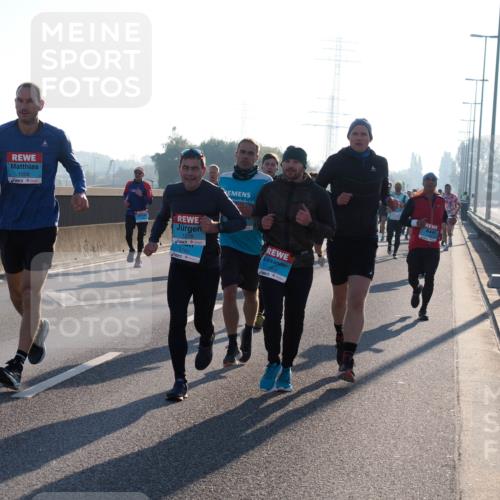 03.10.2025 - Köhlbrandbrückenlauf Fabian Wolf http://msf.ph/oto/8998802 03.10.2025 09:16:12 Position 3 1058, 1218, 3160, 2959 meine-sportfotos.de