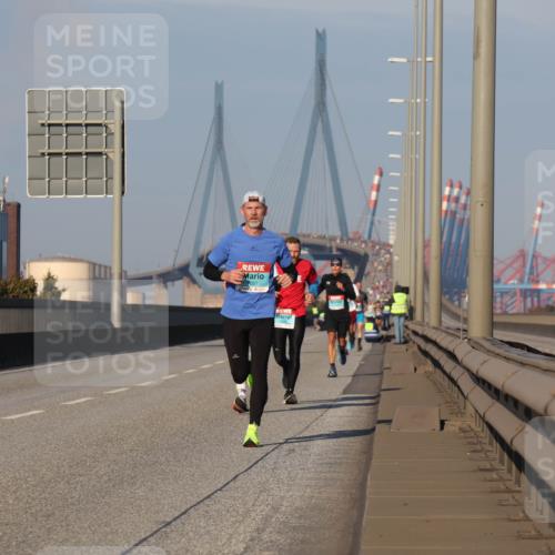03.10.2025 - Köhlbrandbrückenlauf Luisa Fischer http://msf.ph/oto/8998809 03.10.2025 10:40:11 Position 3  meine-sportfotos.de